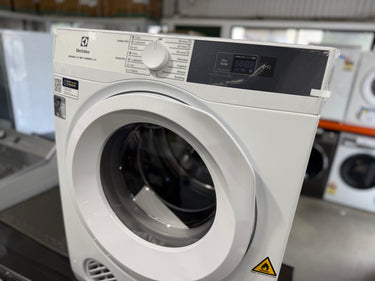 Transportation damaged Electrolux EDV705H3WC 7kg vented tumble dryer - Second Hand Appliances Geebung
